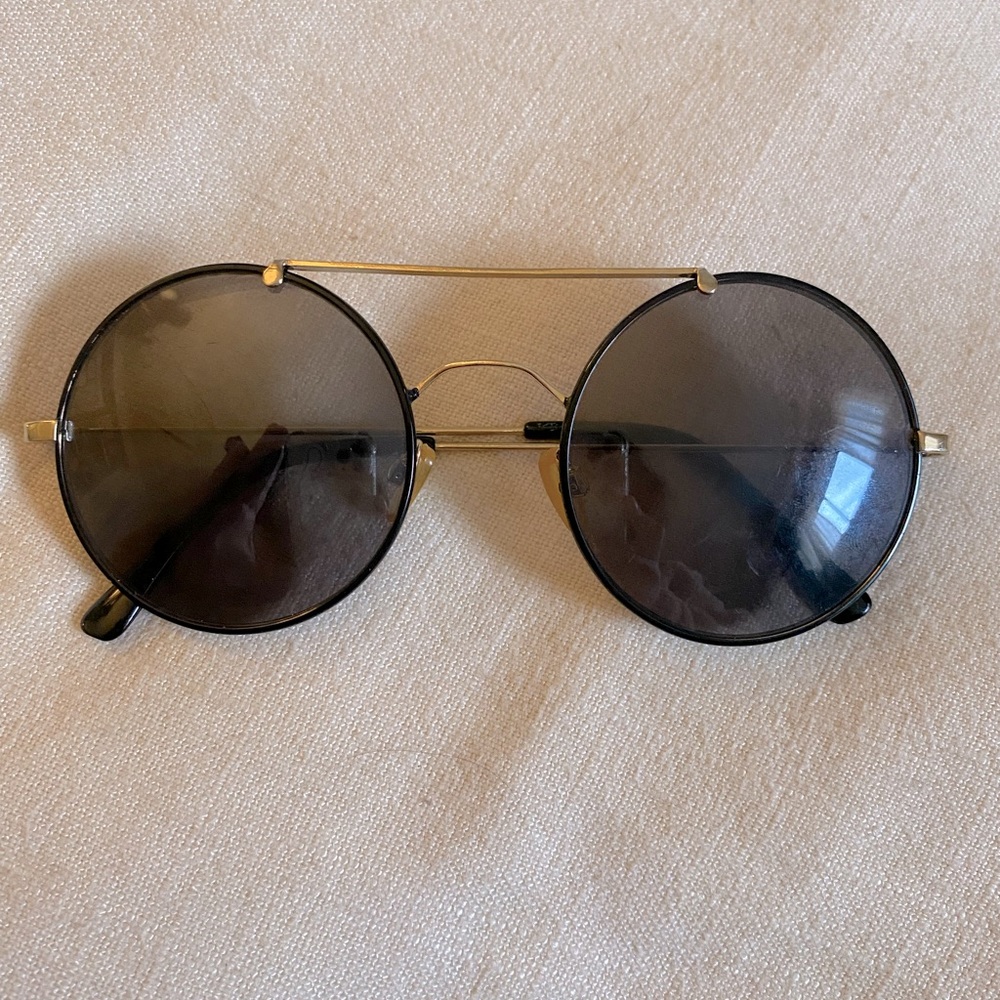 Betsey Johnson round sunglasses